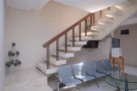 RedDoorz Plus Near RS Jih Solo - Bintang 1