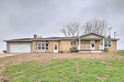 Chic Ste Genevieve Home w/ Nice Interior Amenities