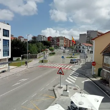 Coquetty Housing in Santander Bay