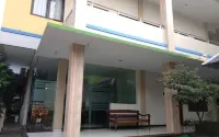 Mawar Indah Hotel near Stasiun Balapan Solo RedPartner Hôtels à : Gilingan