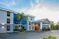 Days Inn & Suites by Wyndham Lakeland