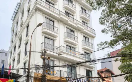 Granda Lake View Hotel & Apartment