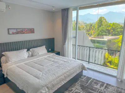Armada Resort Puncak Hoteller i North Tugu