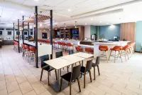 Holiday Inn & Suites DETROIT - TROY by IHG - bar