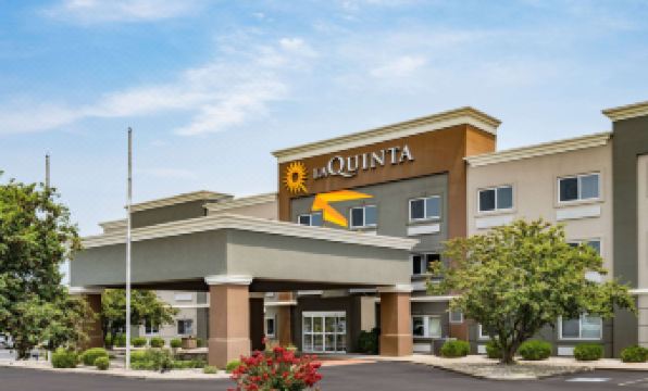 La Quinta Inn & Suites by Wyndham Evansville