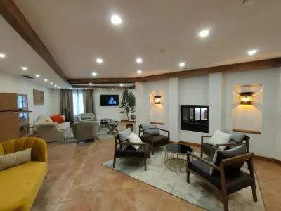 Hotel Ciudad de Cenicero Отели рядом с достопримечательностью «Bodegas Montecillo»