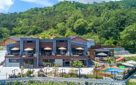 Gyeongju Maniju Pension