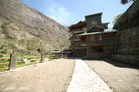 Tirthan Villa and Resort Hotels in Kullu