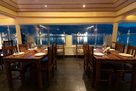 Yog Niketan by Sanskriti