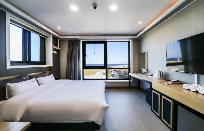 Yeongdeok Ganggu Port Stay
