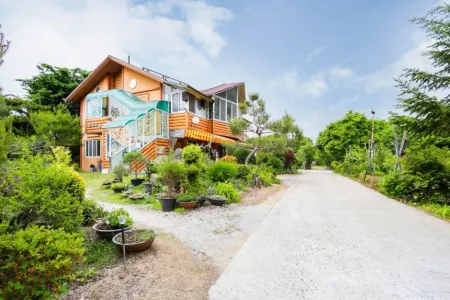 Goesan Dalmaji Pnsion Отели рядом с достопримечательностью «Goesanho»