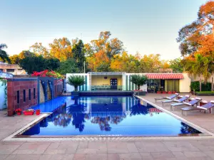 Chanakya Bnr Hotel