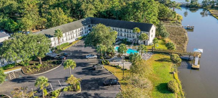 Charleston Creekside Inn Hotels in Charleston