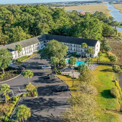 Charleston Creekside Inn Hotels near Stono Marina