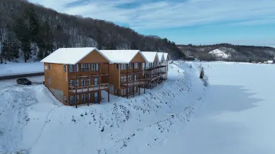 Keweenaw Waters Resort Hotels in Houghton