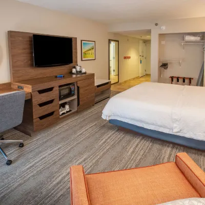 Hampton Inn Pensacola-Airport (Cordova Mall Area) Hotels near Miraflores Park