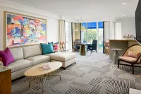 Le Parc at Melrose - Rooftop Pools