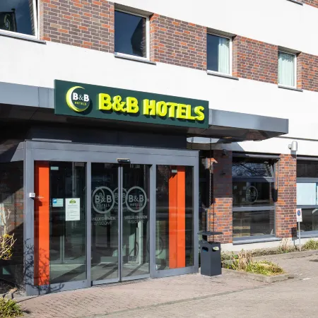 B&B HOTEL Hamburg-Airport Отели рядом с достопримечательностью «Ротенбаум»