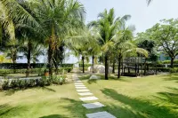 By the Sea Penang Hotel a Batu Ferringhi