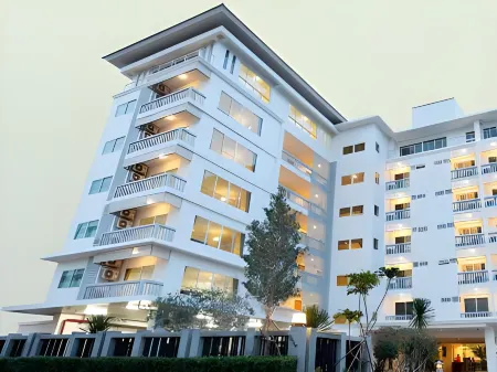 Kilintra Residence Отели рядом с достопримечательностью «Bangsaen Walking Street»