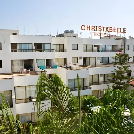 Christabelle Hotel Apartments Отели рядом с достопримечательностью «Ayia Napa Harbour»