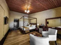 Kambiri Beach by Serendib