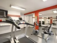 埃德蒙頓西Travelodge by Wyndham酒店 - 健身室/gym room