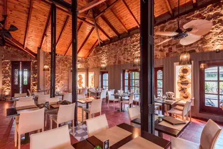 Pinares Panorama Suites, Spa & Convention Center