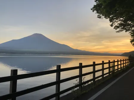 Risumura Besso Отели рядом с достопримечательностью «Yamanakako Onsen Benifuji no Yu hot spring»