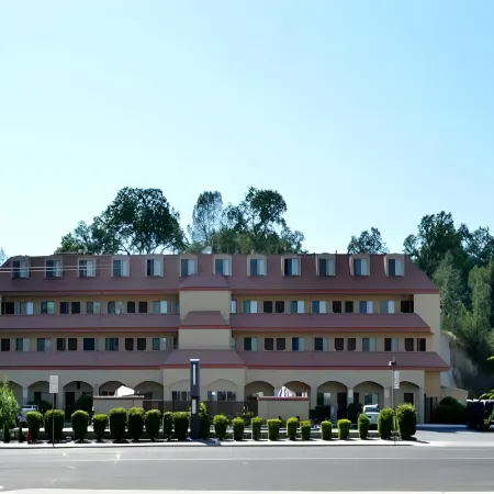 Yosemite Sierra Inn