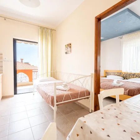 Milonas House Apartments