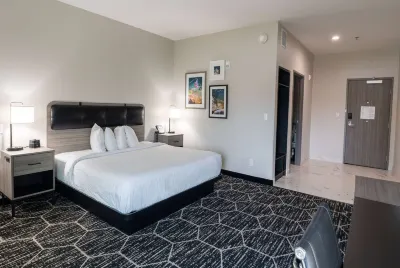 La Quinta Inn & Suites by Wyndham Corpus Christi Southeast Hotels near Texas A&M University-Corpus Christi