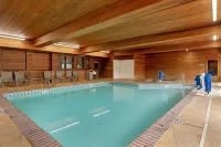Best Western Plus Cascade Inn  Suites