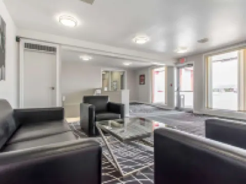 Econo Lodge Hotels in Timiskaming District