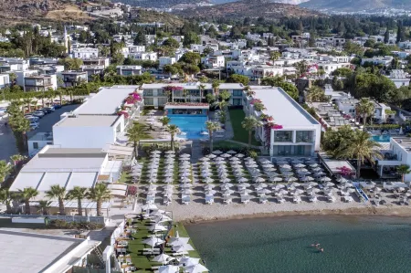 Lugga Boutique Hotel & Beach