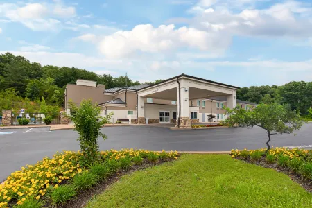 Holiday Inn Express Hurricane Mills (Waverly)