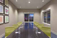 Holiday Inn Express & Suites OAKLAND-AIRPORT by IHG Hotels in Oakland
