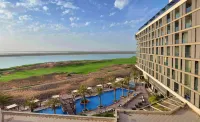Verde, Yas World Resort, Vignette Collection by IHG - ติดทะเล