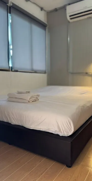 ห้องเตียงใหญ่ พร้อมห้องน้ำรวม