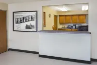 Super 8 by Wyndham Hebron Lowell Area Hotels in Leroy