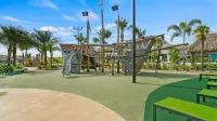 Private Heated Pool and Resort Amenities - Charming Family Retreat Các khách sạn ở Osceola County