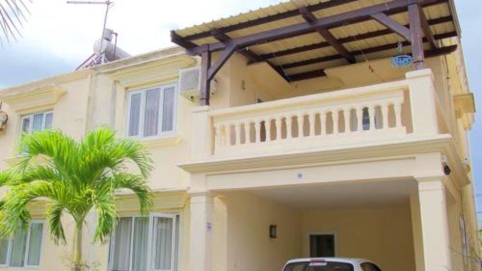 Spacious House with Shared Pool in Palmar Sea View