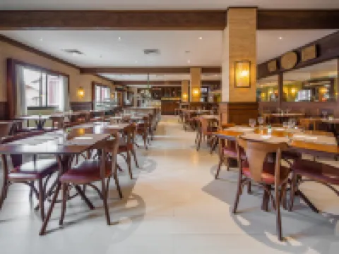 Sky Borges Hotel Alpenhaus - Gramado Hoteles en Gramado