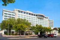 Holiday Inn Sioux Falls-City Centre Hotels near Falls Park