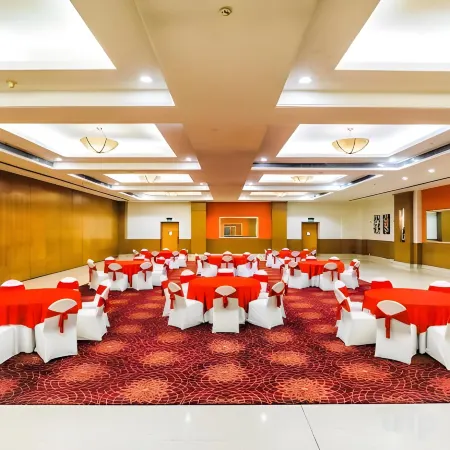 Lemon Tree Hotel, East Delhi Mall, Kaushambi