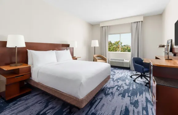 費城機場萬楓酒店