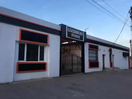 Good Night House Hotel