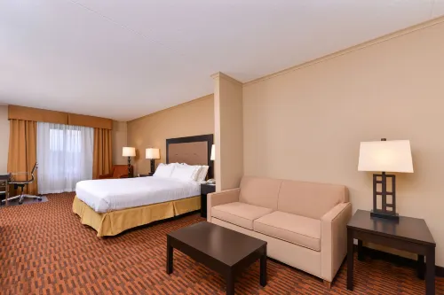 Holiday Inn Express Breezewood Hotels in West Providence Township