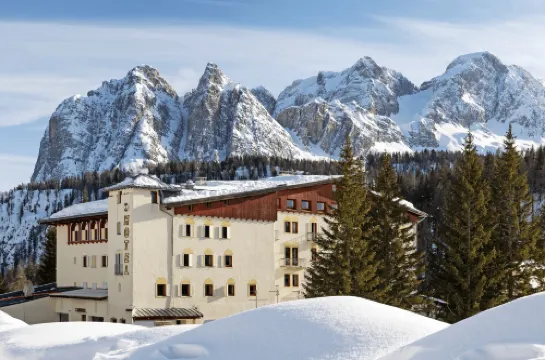B&B Hotel Passo Tre Croci Cortina Hotel a Provincia di Belluno