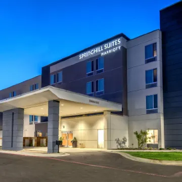 阿馬裏洛SpringHill Suites酒店 鄰近氦紀念碑的酒店